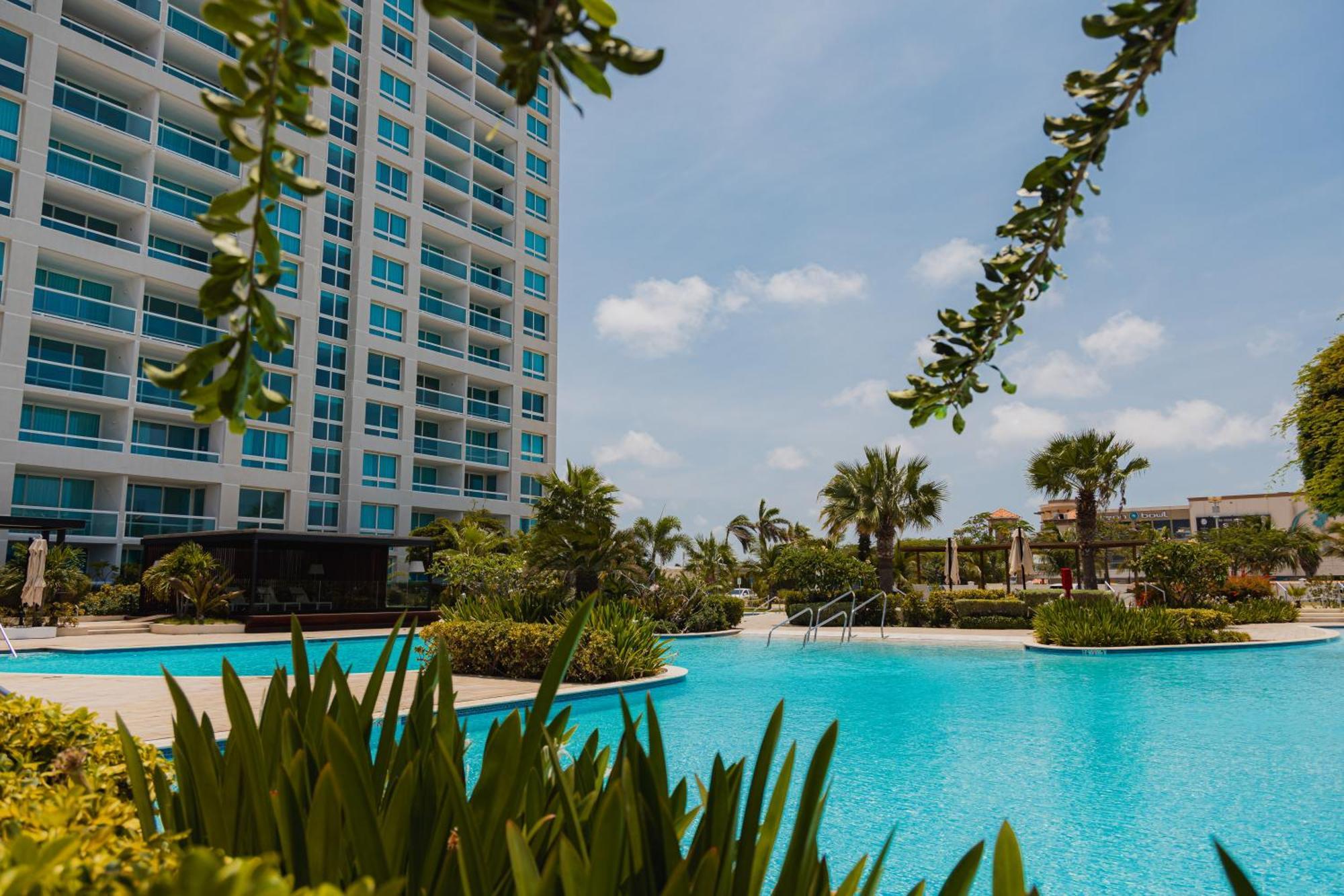Hotel Radisson Blu Aruba Palm Beach Esterno foto