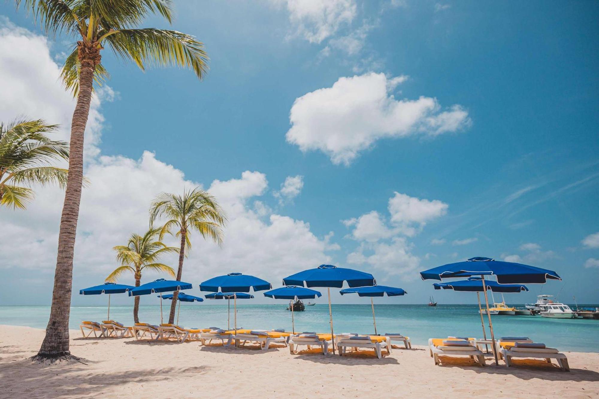Hotel Radisson Blu Aruba Palm Beach Esterno foto