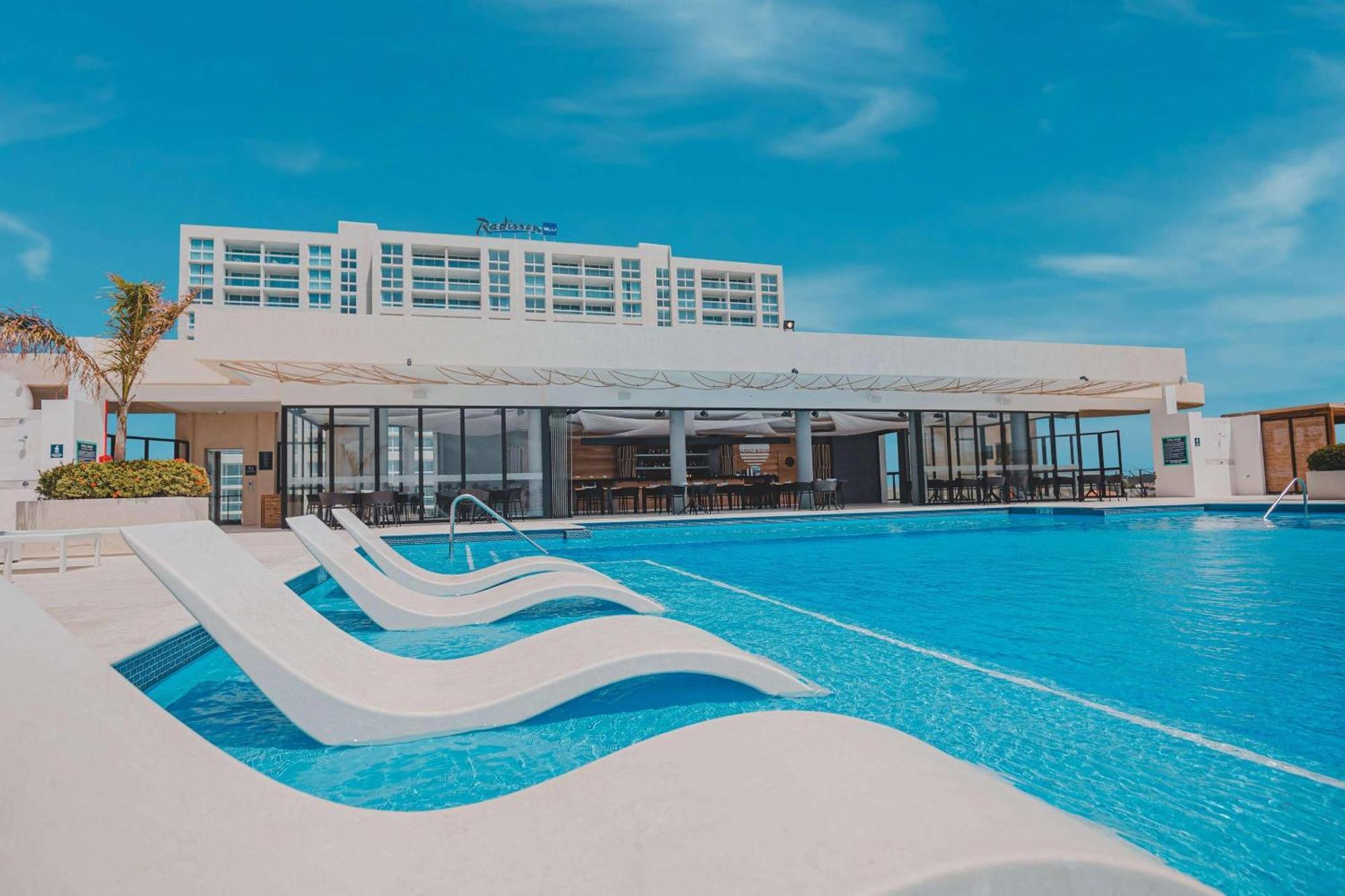 Hotel Radisson Blu Aruba Palm Beach Esterno foto