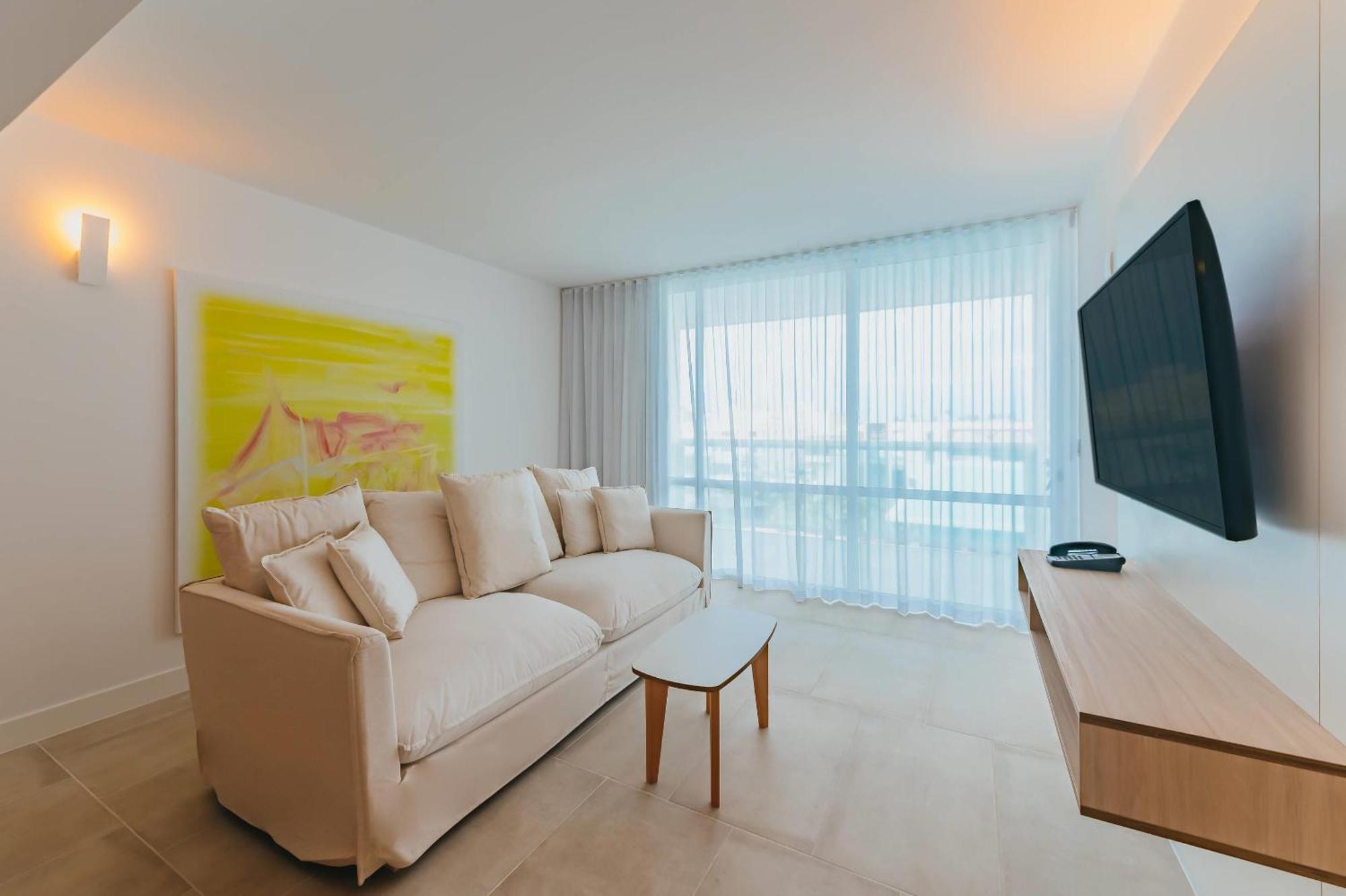 Hotel Radisson Blu Aruba Palm Beach Esterno foto